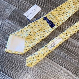 Vineyard Vines Mc Ewen Mining silk mens tie